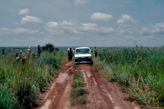 Uganda157 Stuck in the mud - Murchison Falls NP