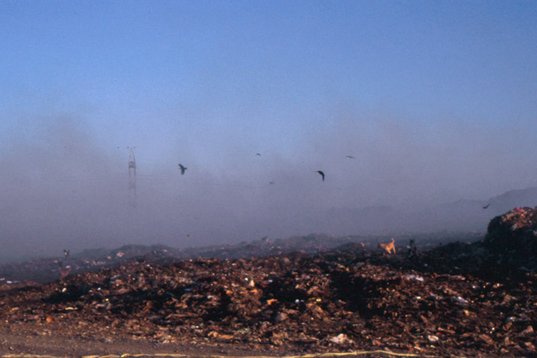 Yemen056 Ta'izz rubbish dump
