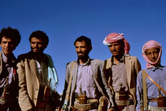 Yemen135 Yemeni men with jambiyas