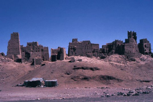 Yemen151 Old Marib city, more or less abandoned